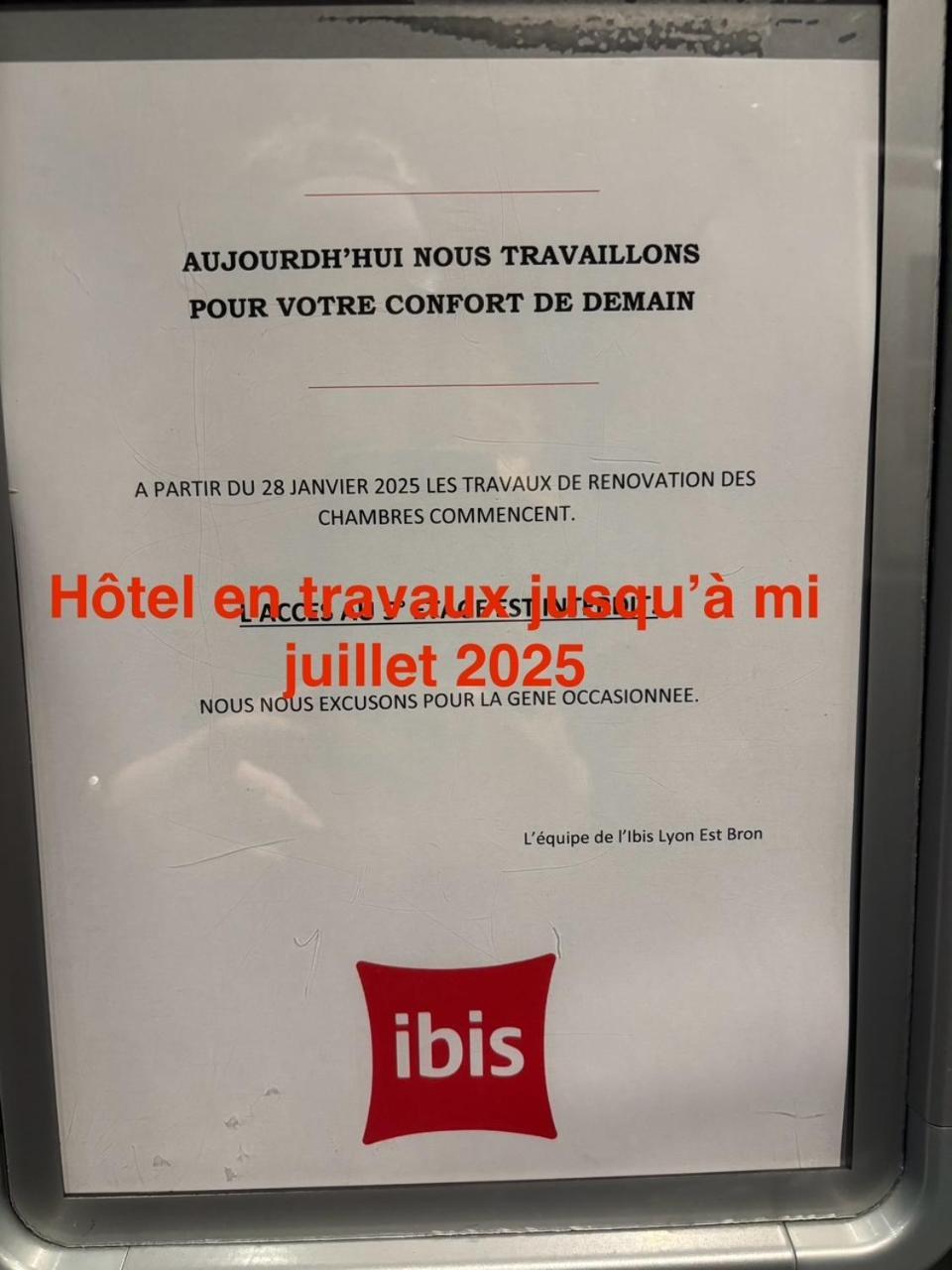 Ibis Lyon Est Bron Hotel Екстериор снимка