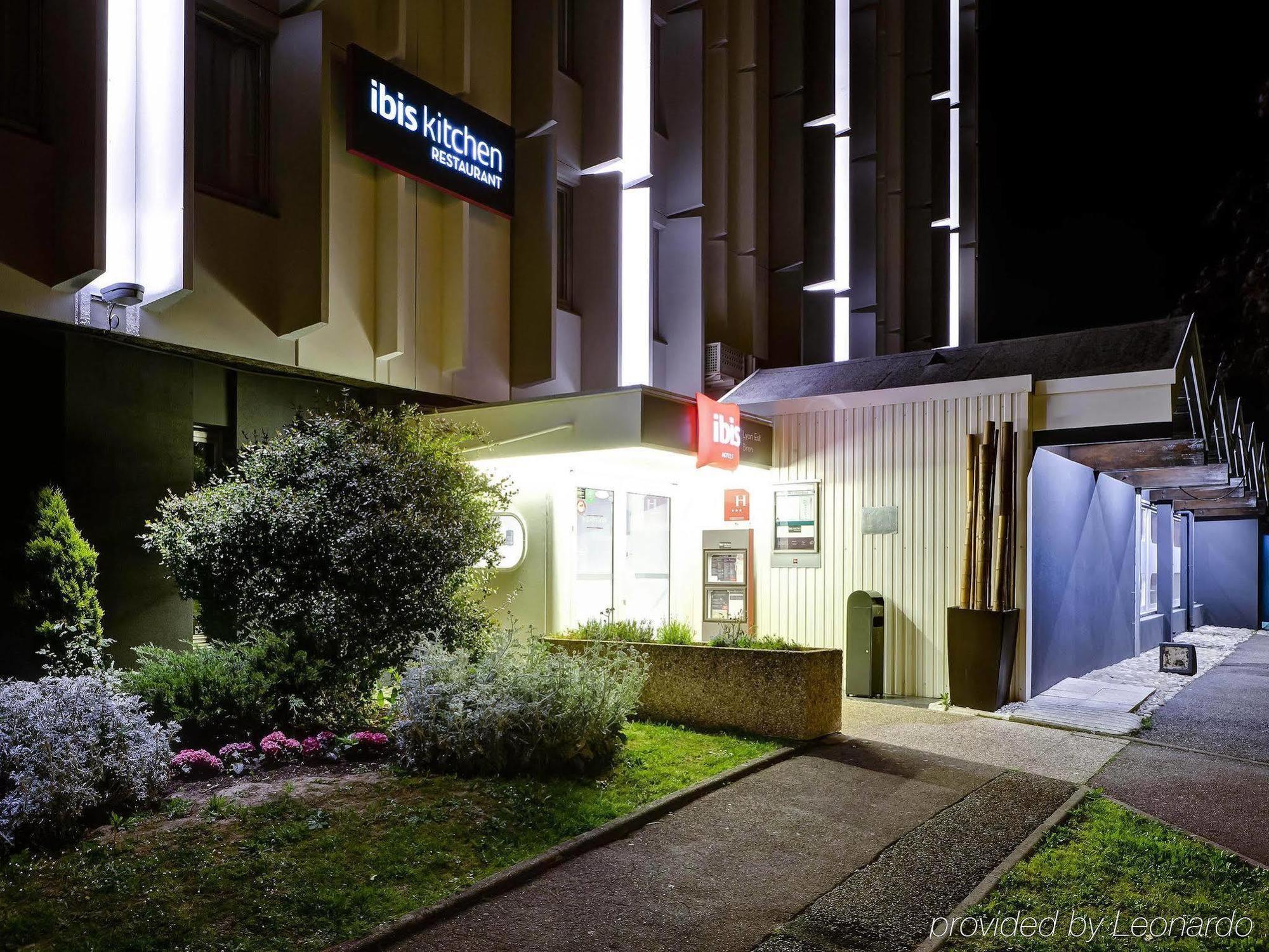 Ibis Lyon Est Bron Hotel Екстериор снимка