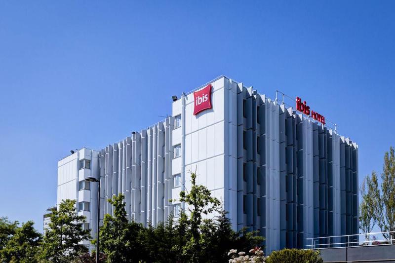 Ibis Lyon Est Bron Hotel Екстериор снимка